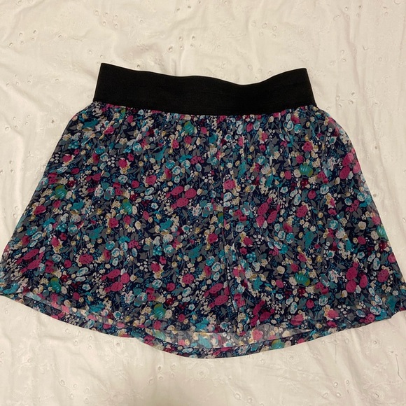 Floral Mini Skirt (Size M) - Picture 1 of 3